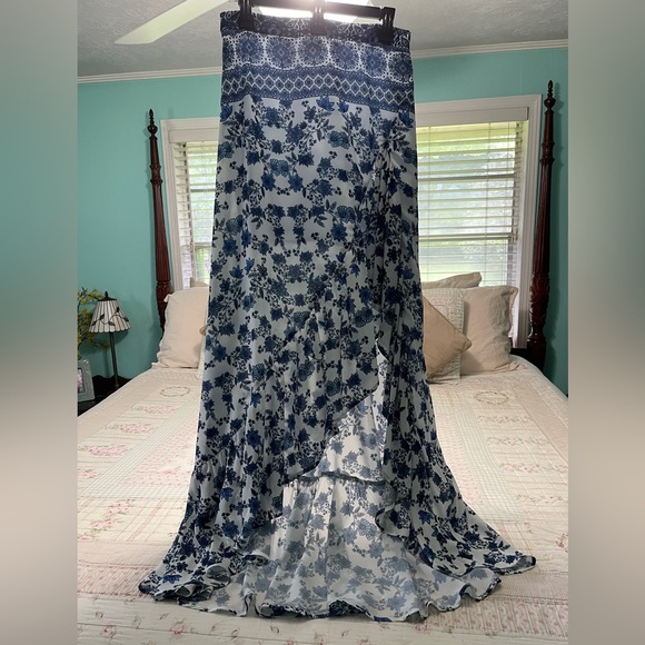 Show Me Your MuMu Salsa Skirt in Casablanca Blues size XL Excellent condition - Picture 3 of 7